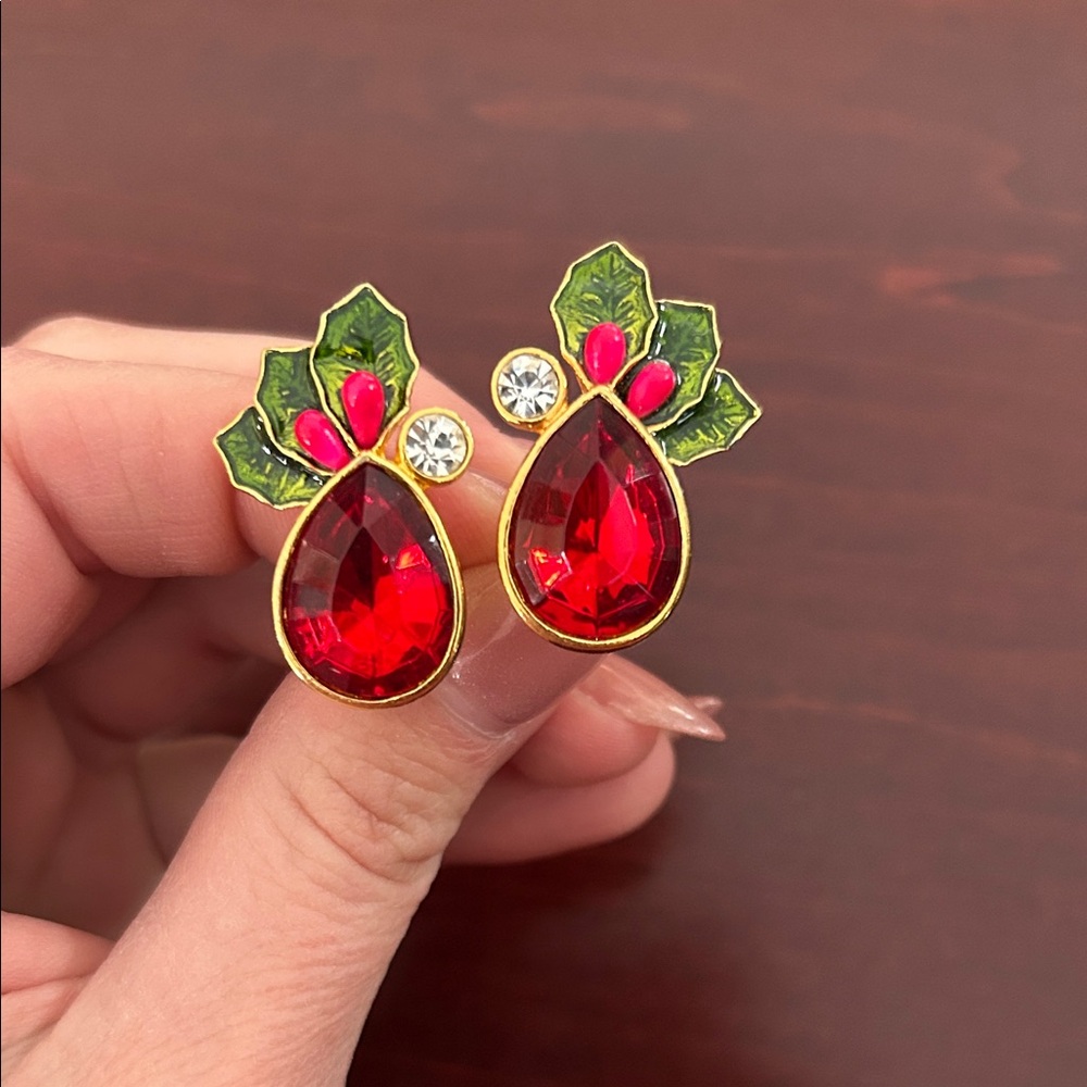 Avon Festive Red and Green Teardrop Earrings